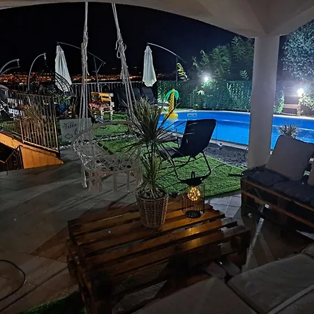 Villa Georgina With Cats *