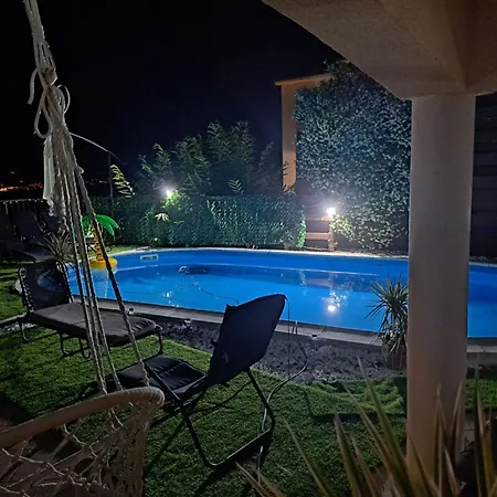 Georgina With Cats *