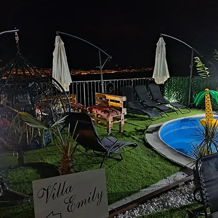 Georgina With Cats ヴィラ *