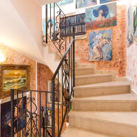 Georgina With Cats Villa Opric