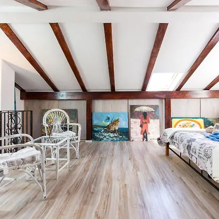 Villa Georgina With Cats Opric