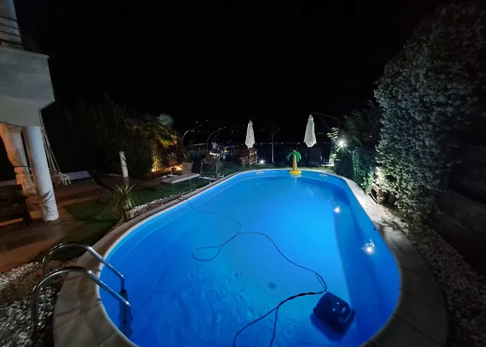 Georgina With Cats *