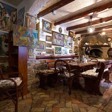 Vilă Georgina With Cats