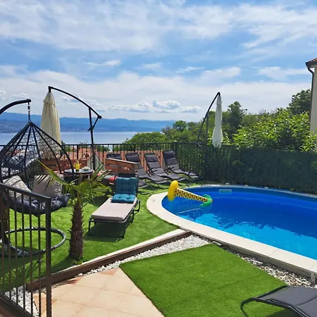 Vilă Georgina With Cats