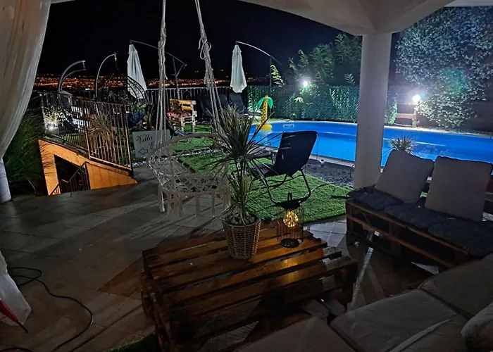 Villa Georgina With Cats *